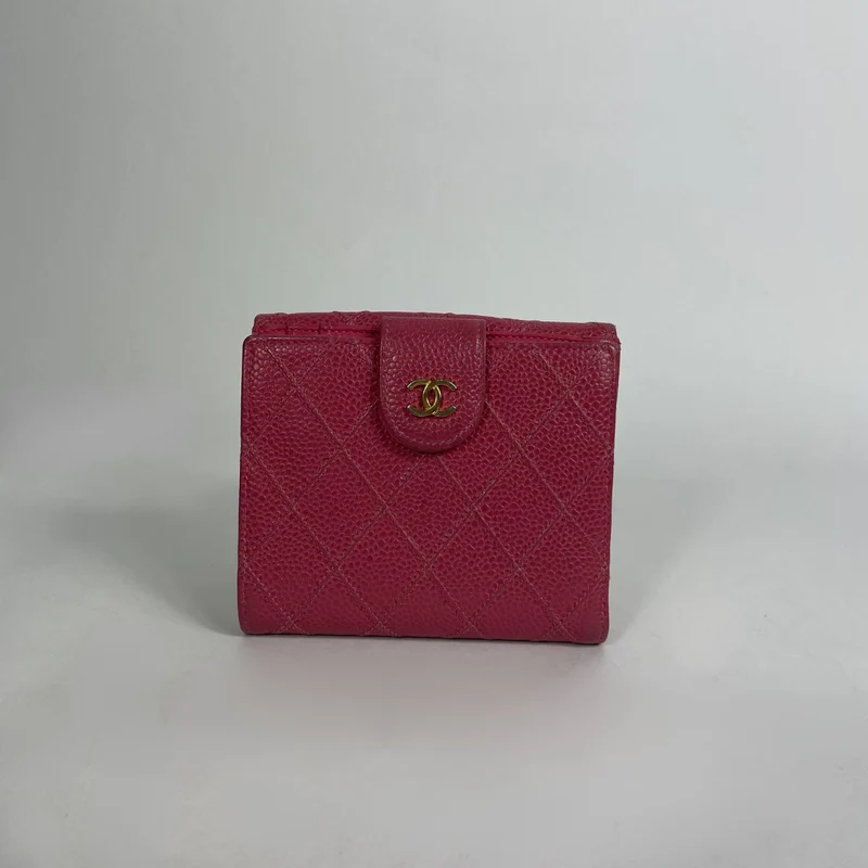 Chanel Portefeuille compact matelassé rose en cuir caviar