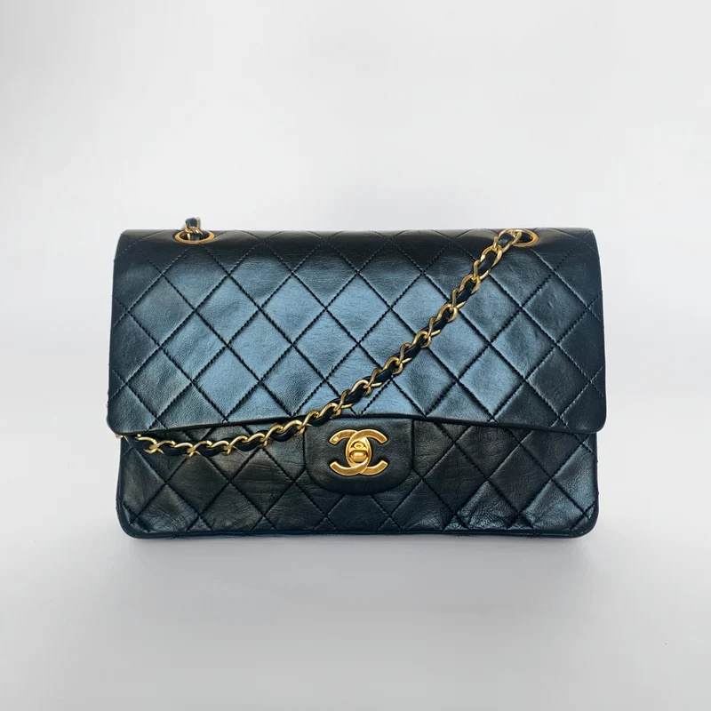 Chanel Classic Flap Bag Cuir d'agneau moyen