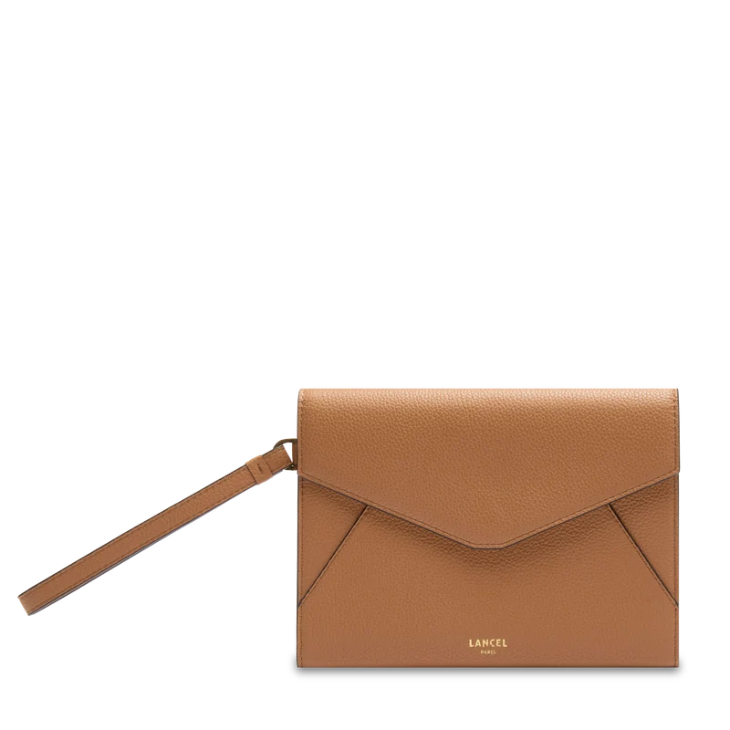 M FLAP POUCH WITH REMOVABLE WRISTLET
