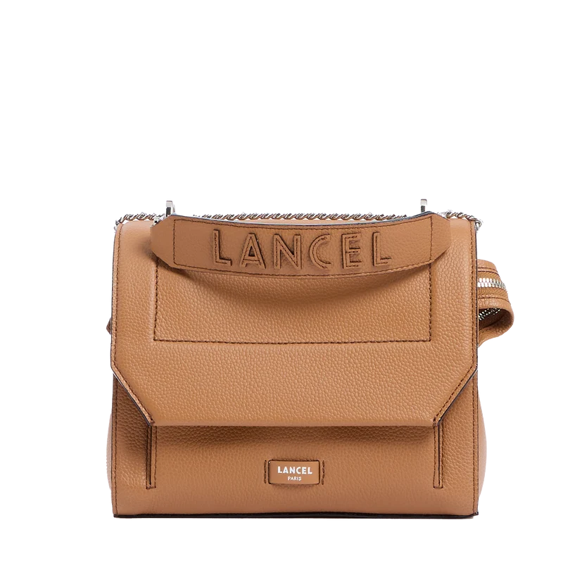 Flap bag with handle