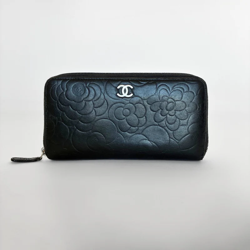 Chanel Portefeuille Camelia grand format en cuir d'agneau