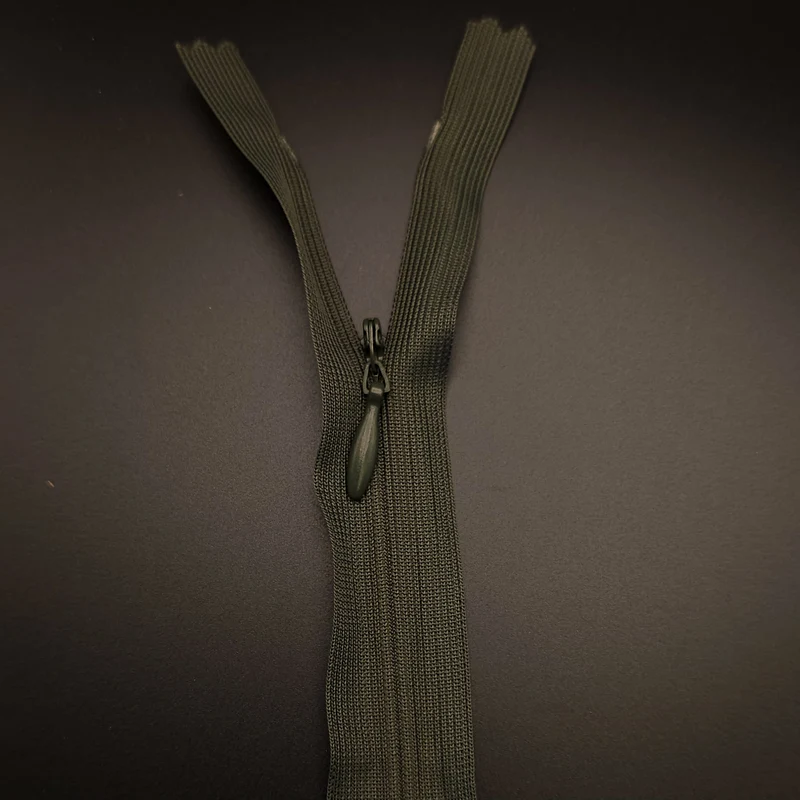 Fermeture Éclair Invisible à Bout Fermé | #2 | 7" / 18 cm