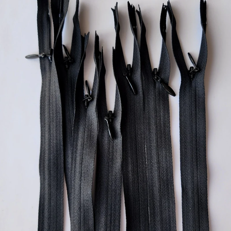 YKK | Fermeture éclair invisible à bout fermé | #2 | Noir | 19" / 49 cm