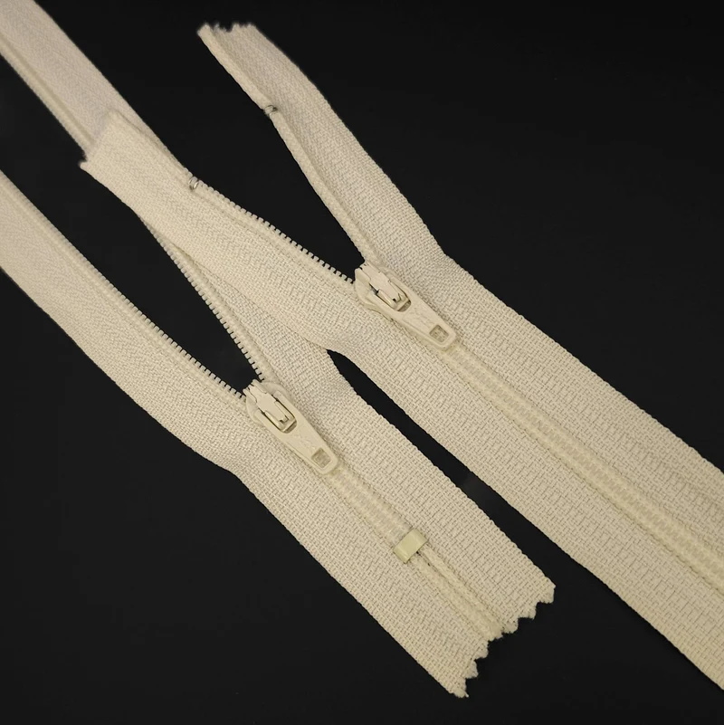 Fermeture éclair YKK | Fermeture à spirale en nylon | N° 3 | Blanc cassé | 17 cm | ZIP1067