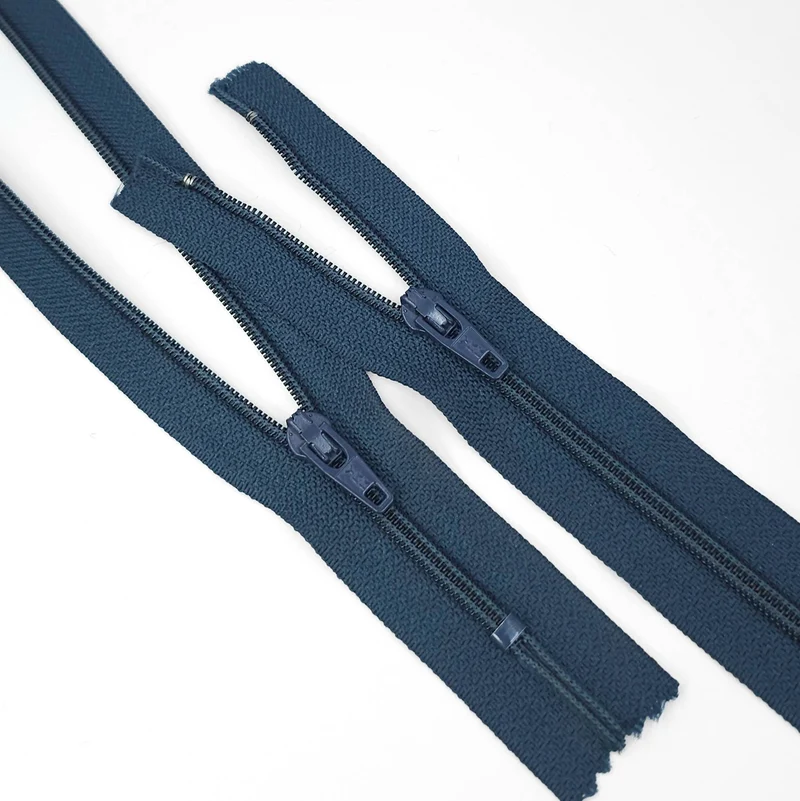 Fermeture éclair YKK | Fermeture à glissière fermée | Spirale en nylon | N° 2 | Bleu marine | 16.5 cm | ZIP1063