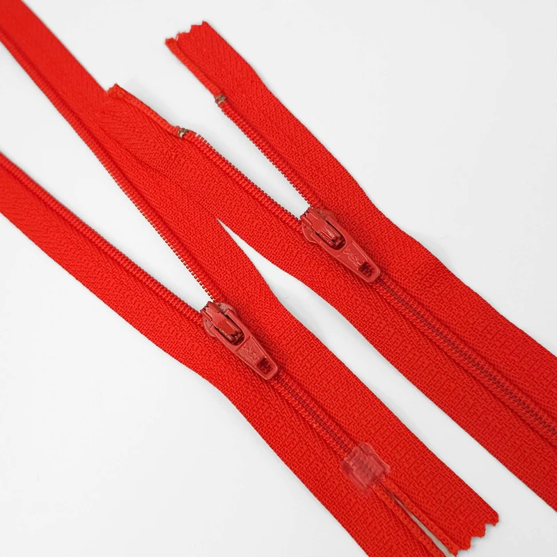 Fermeture éclair YKK | Fermeture à spirale en nylon | N° 2 | Rouge | 16.5 cm | SS388