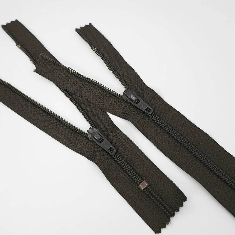 Fermeture éclair YKK | Fermeture à glissière fermée | Spirale en nylon | N° 3 | 12 cm | ZIP1054 - ZIP1055