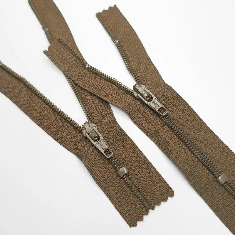 Fermeture éclair YKK | Fermeture à glissière fermée | Spirale en nylon | Marron | N° 3 | 8.5 cm | SS378 - SS379