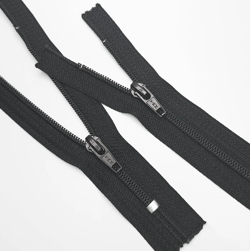 Fermeture éclair YKK | Boucle en nylon | Noir | N° 5 | 12 cm | SS374