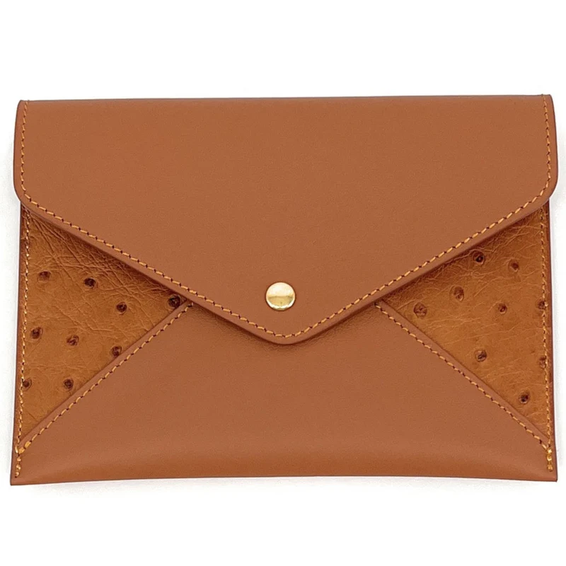 Pochette enveloppe en cuir d'autruche édition Haute-couture Camel