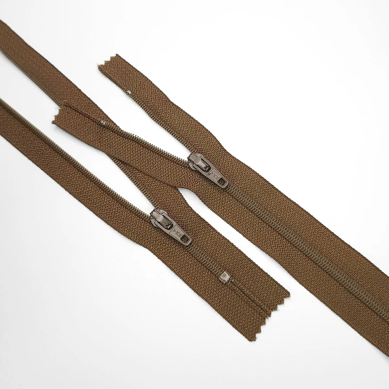 Fermeture éclair YKK | Fermeture à glissière fermée | Spirale en nylon | Marron | N° 2 | SS362 - SS363