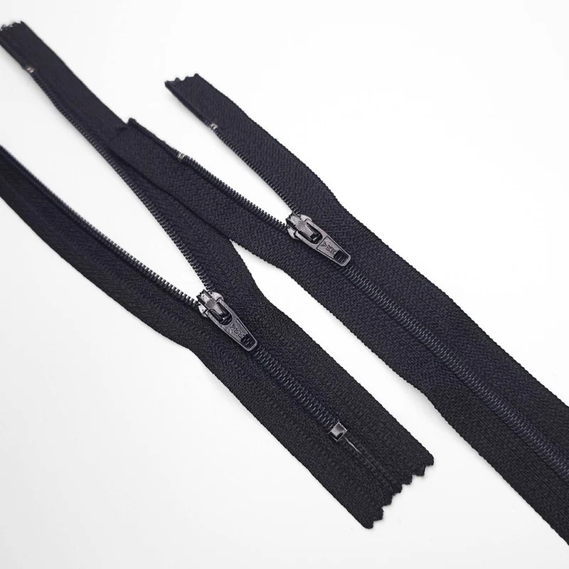 YKK | Fermeture éclair À Bout Fermé | Spirale | #2 | 5 3/4'' - 14.5 cm | SS356 - SS359