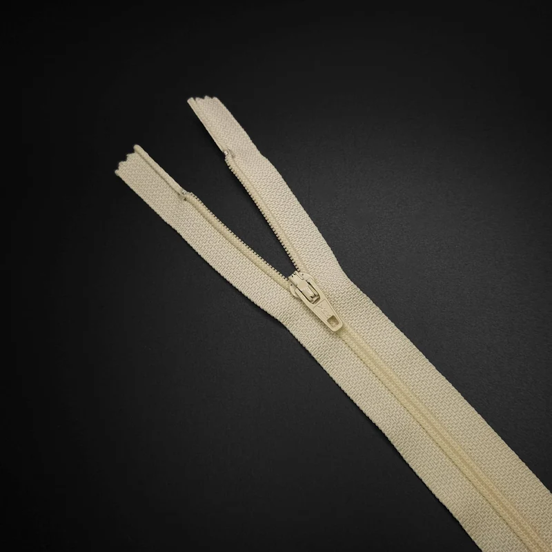 Fermeture éclair YKK | Boucle en nylon | N° 2 | Blanche | 19.5 cm | SS355
