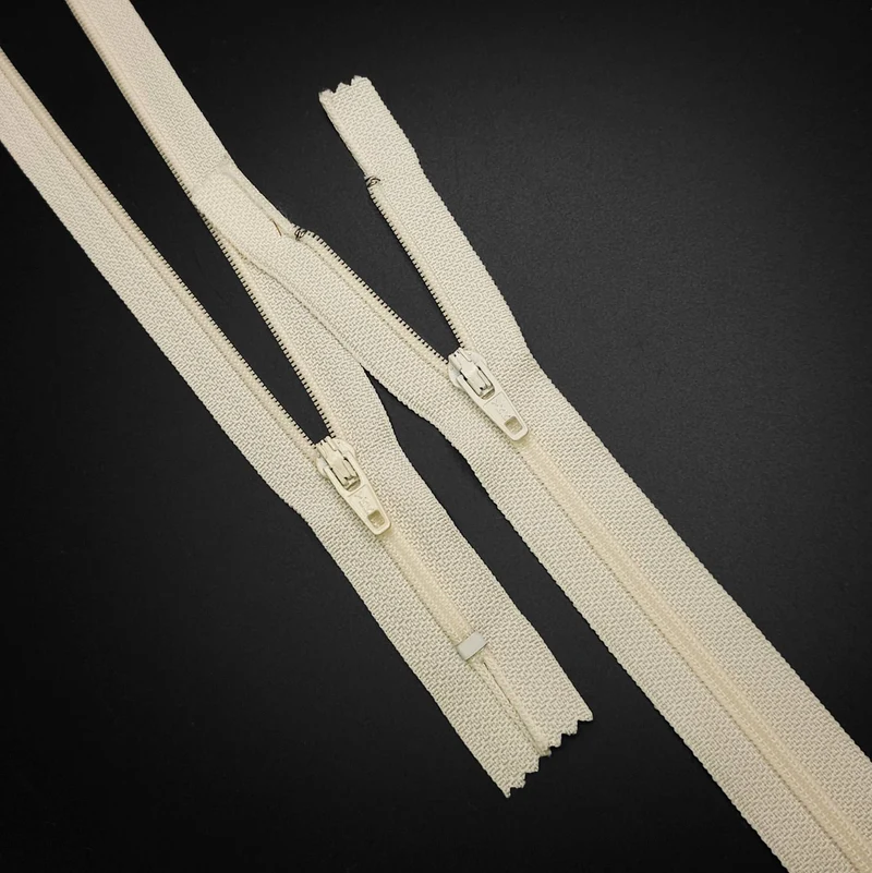 YKK | Fermeture éclair À Bout Fermé | Spirale | #2 | 6 3/4'' - 17 cm | SS333 - SS338