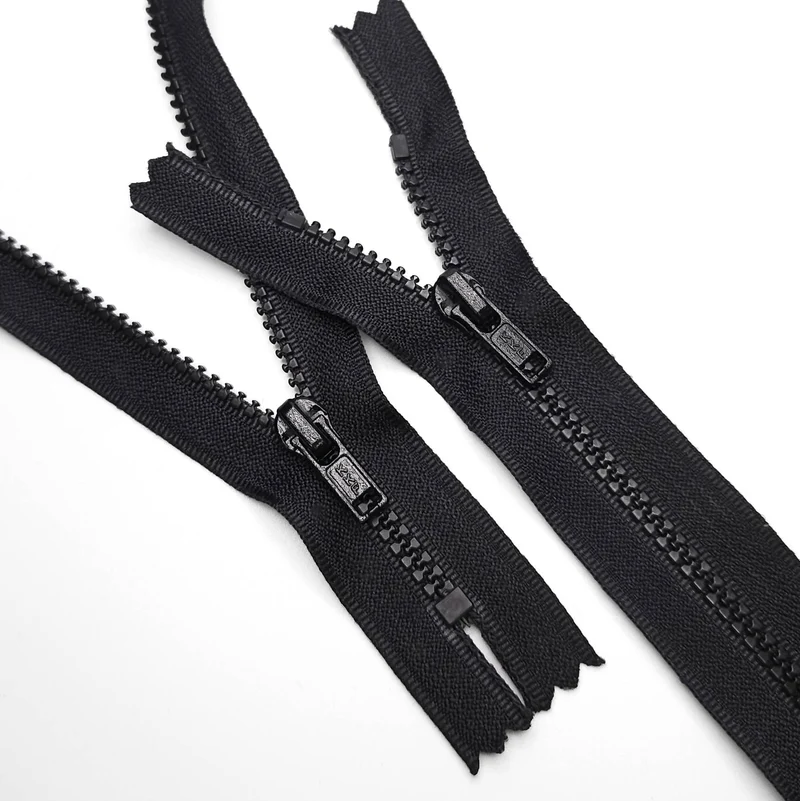 KKF | Fermeture éclair à bout fermé | Plastique | #3 | 4 3/4'' - 12 cm | SS251 - SS252