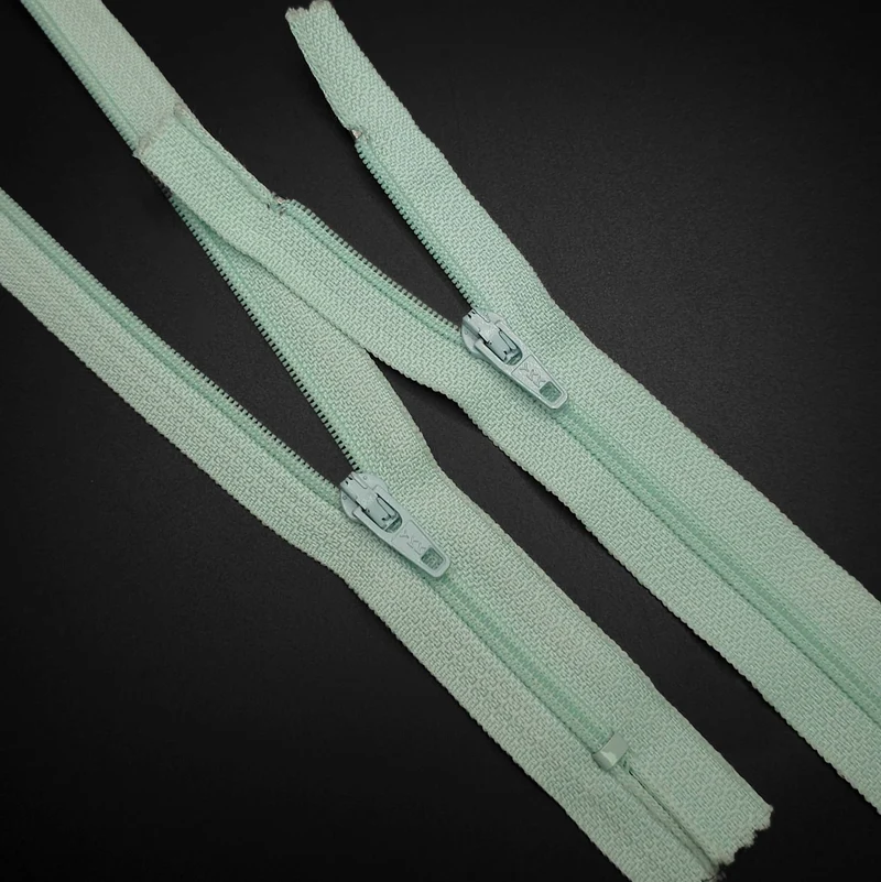 YKK | Fermeture éclair À Bout Fermé | Spirale | #2 | 6 3/4'' - 17 cm | SS266 - SS273