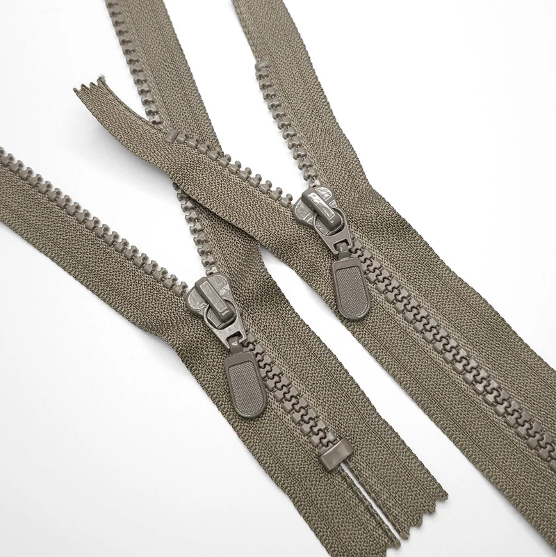 Fermeture éclair à bout fermé | Plastique | #5 | Gris | 6 1/2'' - 16.5 cm | SS263