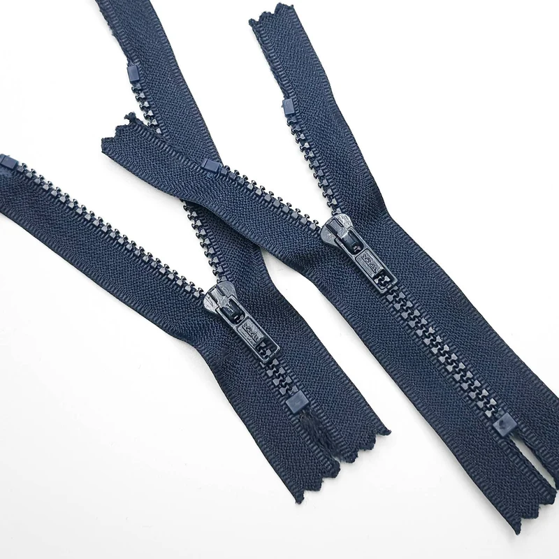 KKF | Fermeture éclair à bout fermé | Plastique | #3 | 3 3/4'' - 9.5 cm | SS255 - SS256