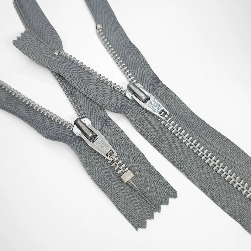 YKK | Fermeture éclair à bout fermé | Métal | Gris | #5 | SS224 - SS225