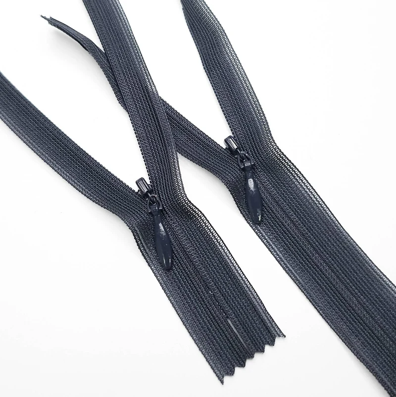 YKK | Fermeture Éclair Invisible À Bout Fermé | #3 | Marine | 8 1/2'' - 21.5 cm | SS203