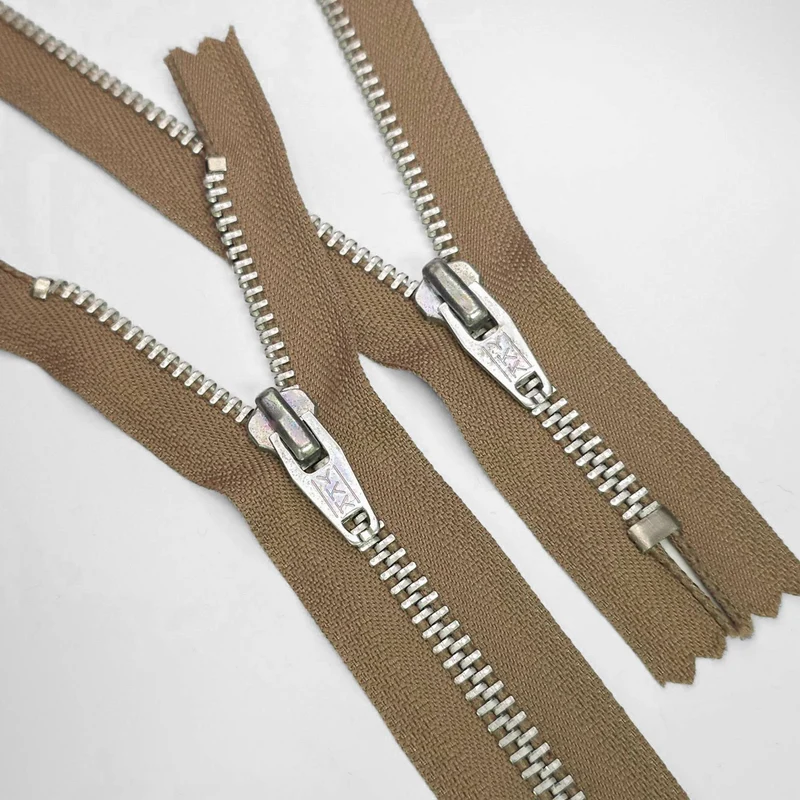 YKK | Fermeture éclair à bout fermé | Métal | Brun | #5 | 6 1/4'' - 16 cm | SS164