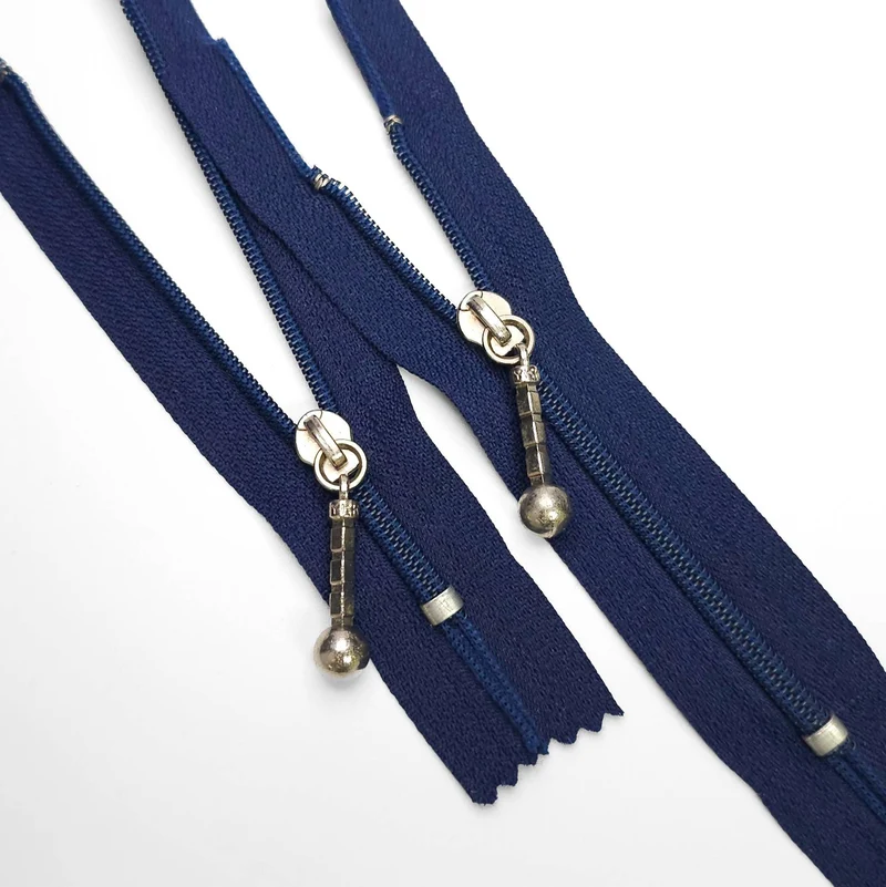 YKK | Fermeture éclair à bout fermé | Spirale | Bleu marine | #3 | 3 3/4'' - 9.5 cm | SS179