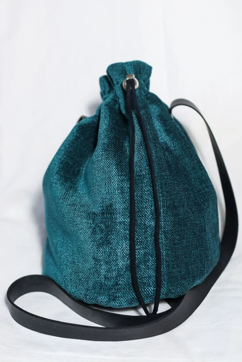 Sac seau en velours vert - Shade