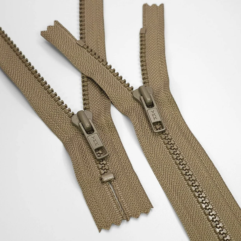 YKK Fermeture éclair | À bout Fermé | Plastique | Marron | #5 | 8 3/4'' - 22 cm
