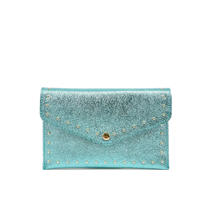 Pochette enveloppe en cuir irisé TINA Bleu pastel