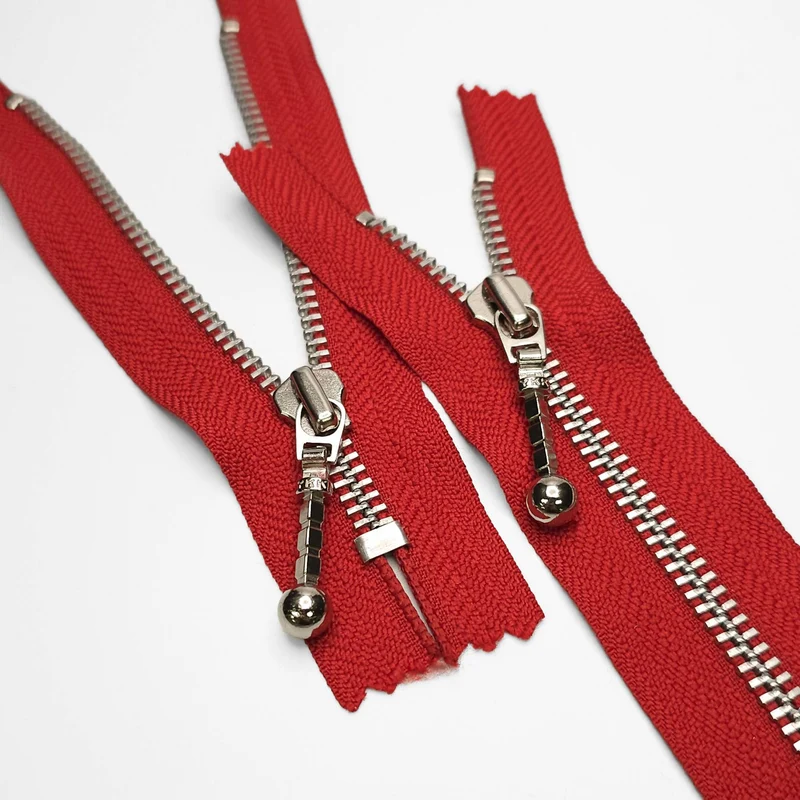 YKK Fermeture éclair | À Bout Fermé | Métal | Rouge | #5 | 4 3/4'' - 12 cm