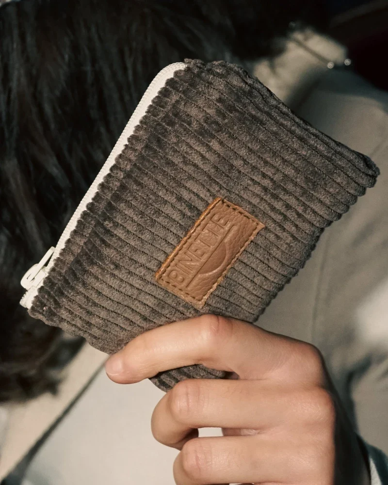 Porte-monnaie - Pochette velours côtelés marron chocolat