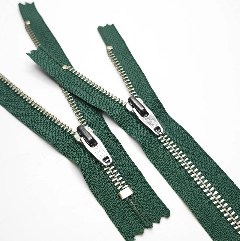 YKK | Fermeture éclair bout fermé | Métal | Vert forêt | #5 | 5 3/4'' - 14,5 cm
