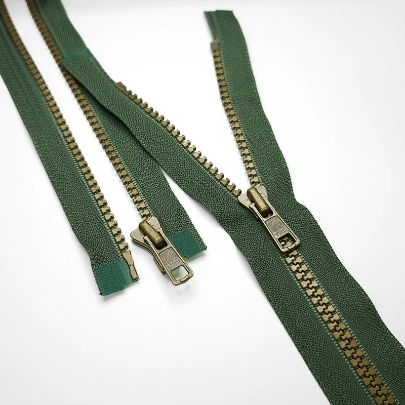 YKK | FErmeture éclair Séparable | Plastique | Vert chasseur | #5 | 26 1/4'' - 66.5 cm