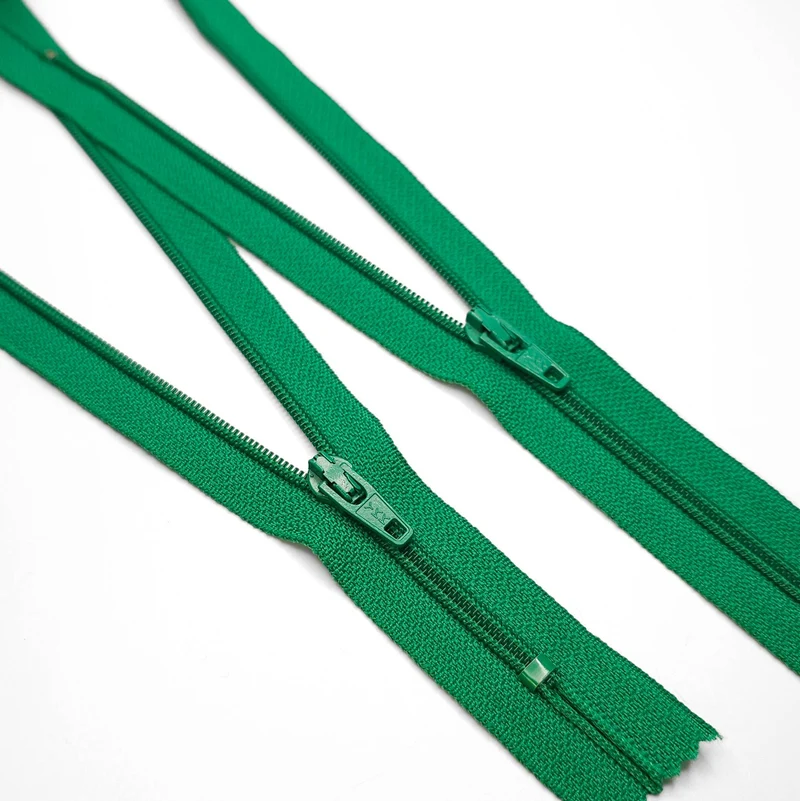 YKK | Fermeture Éclair à bout fermé | Spirale | #2 | Vert | 15 3/4 '' - 40 cm
