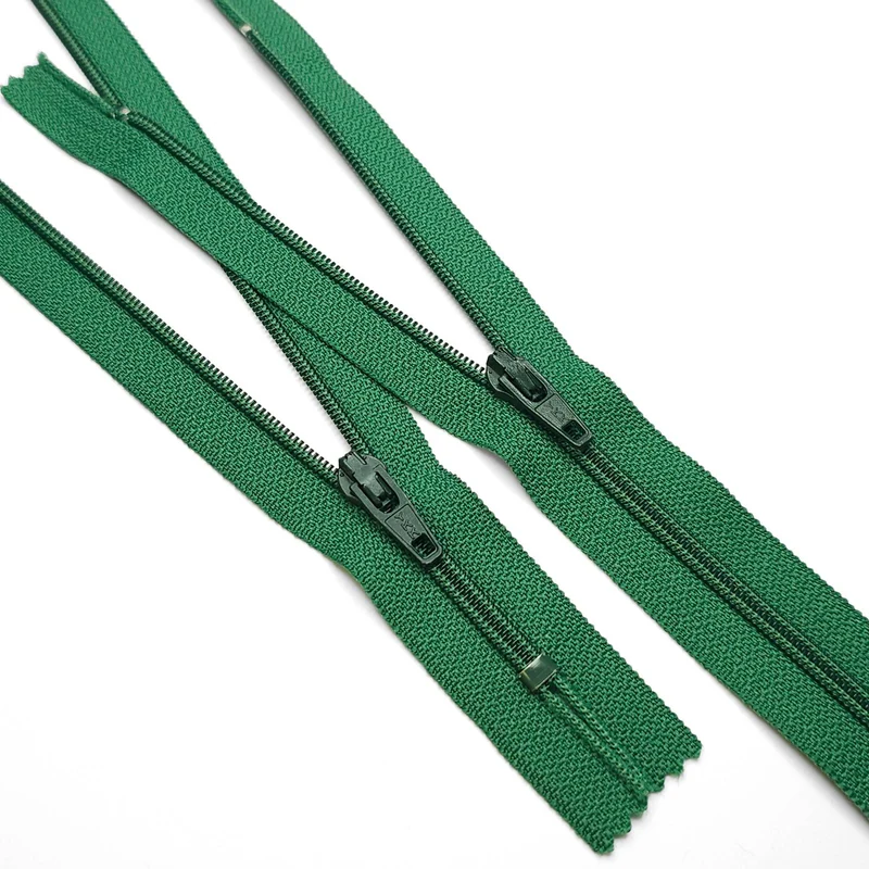 YKK | Fermeture Éclair à bout fermé | Spirale | #2 | Vert | 8 1/2'' - 21.5 cm