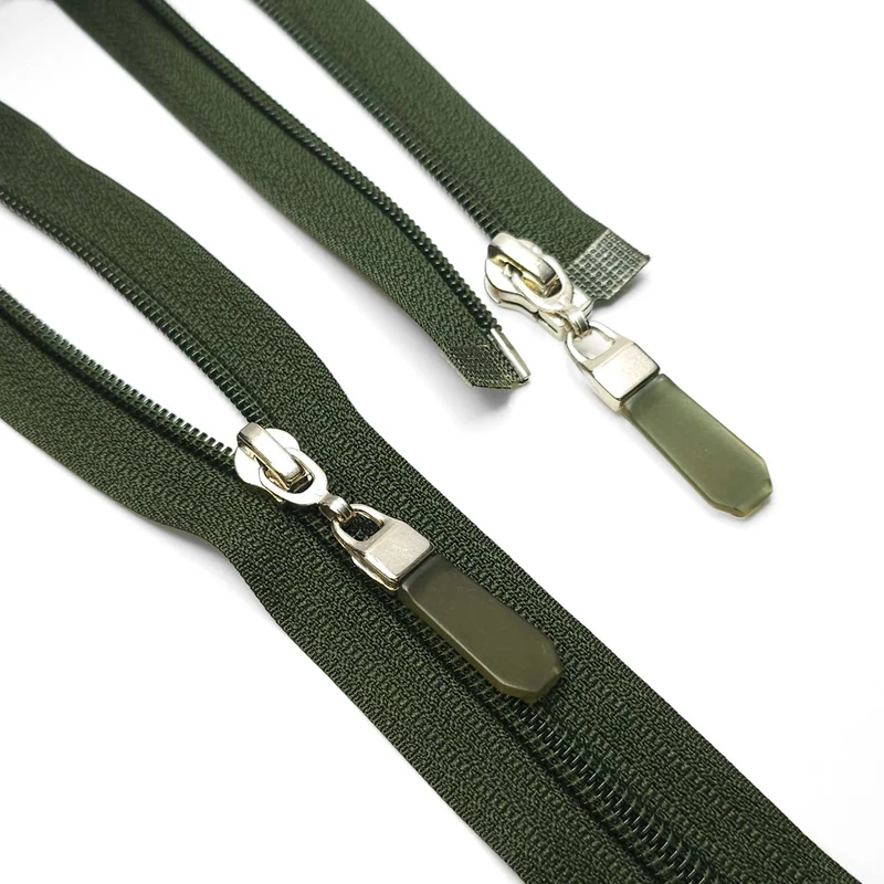 Fermeture éclair séparable | Spiralé | #5 | Vert forêt | 22 3/4'' - 58 cm