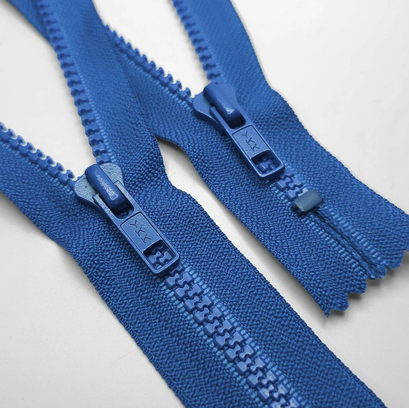 YKK | Fermeture Éclair à bout fermé | Plastique | #5 | Bleu | 8 3/4'' - 22 cm