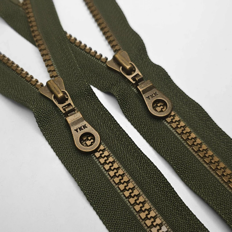YKK | Fermeture éclair à bout fermé | Plastique | #5 | 8 3/4'' - 22 cm