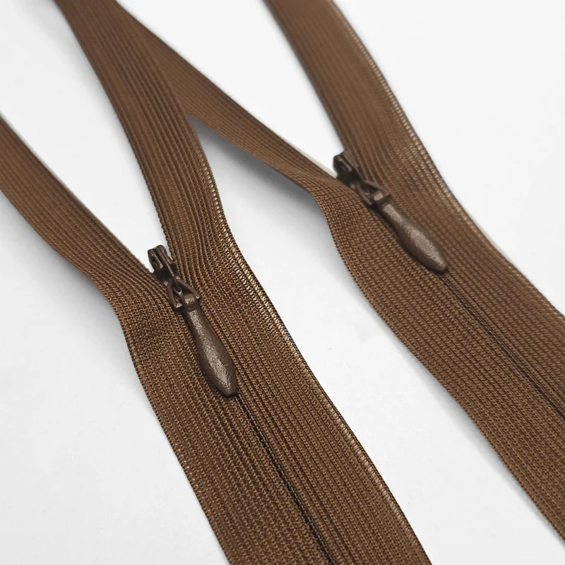 Fermeture éclair invisible à extrémité fermée | n° 3 | Marron | 7'' - 18 cm