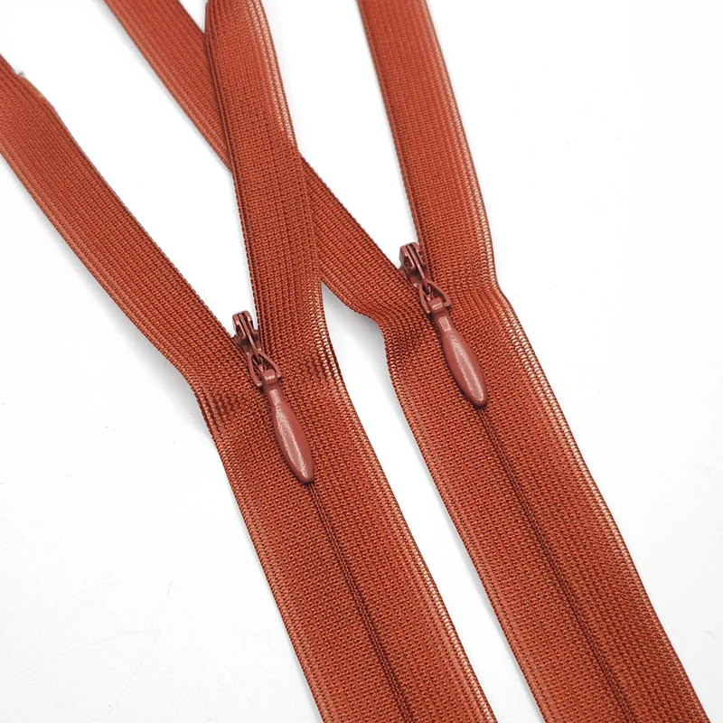 YKK | Fermeture éclair invisible à bout fermé | #2 | Rouille | 8 1/4'' - 21 cm