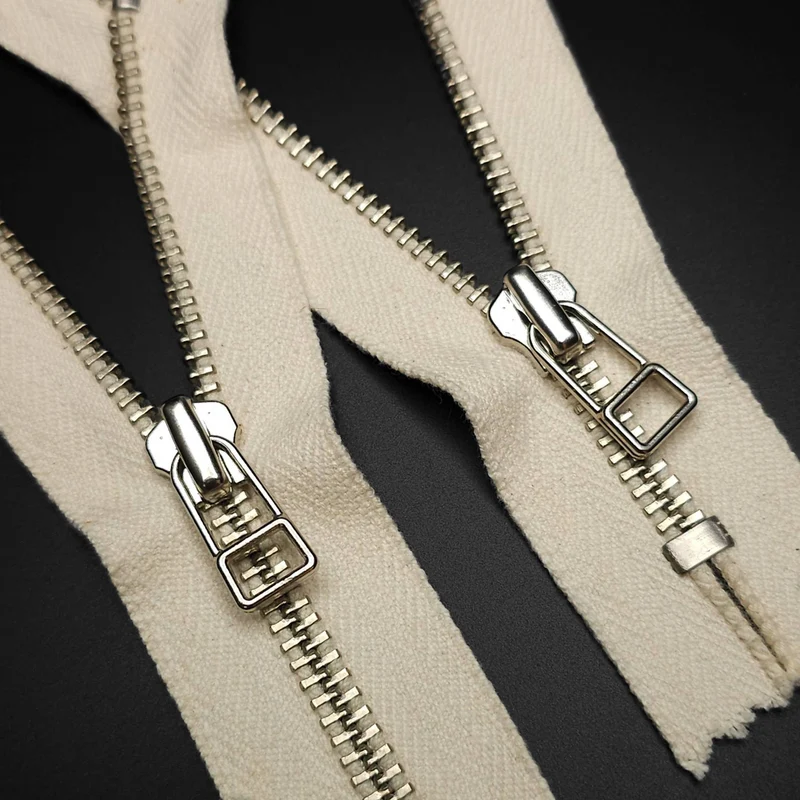 YKK | Fermeture Éclair à Bout Fermé | Métal | #5 | Crème | 4 3/4'' - 12 cm