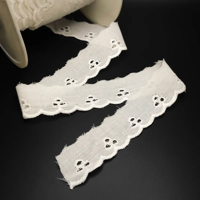 Galon de broderie anglaise | Crème | 2.5 cm - 1"