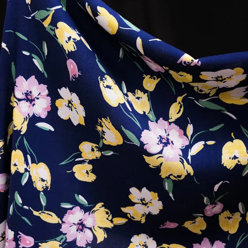 Slub de Rayonne | Fleurs sur Fond Marine | 1 Mètre | FIN DE ROULEAU