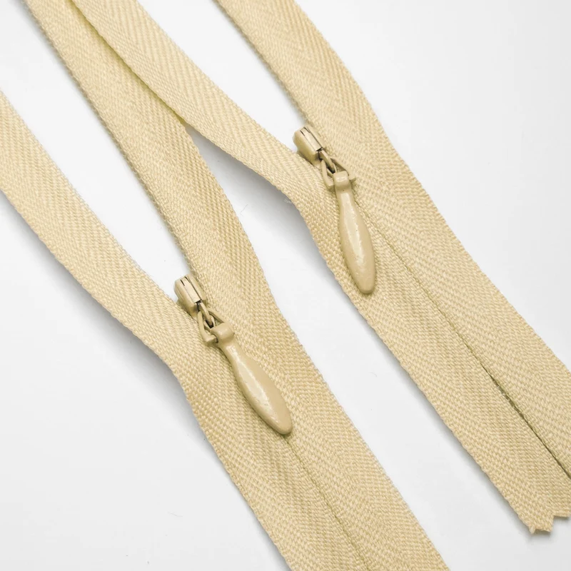YKK | Fermeture Éclair Invisible à Bout Fermé | #2 | Blé | 19 1/4'' - 49 cm