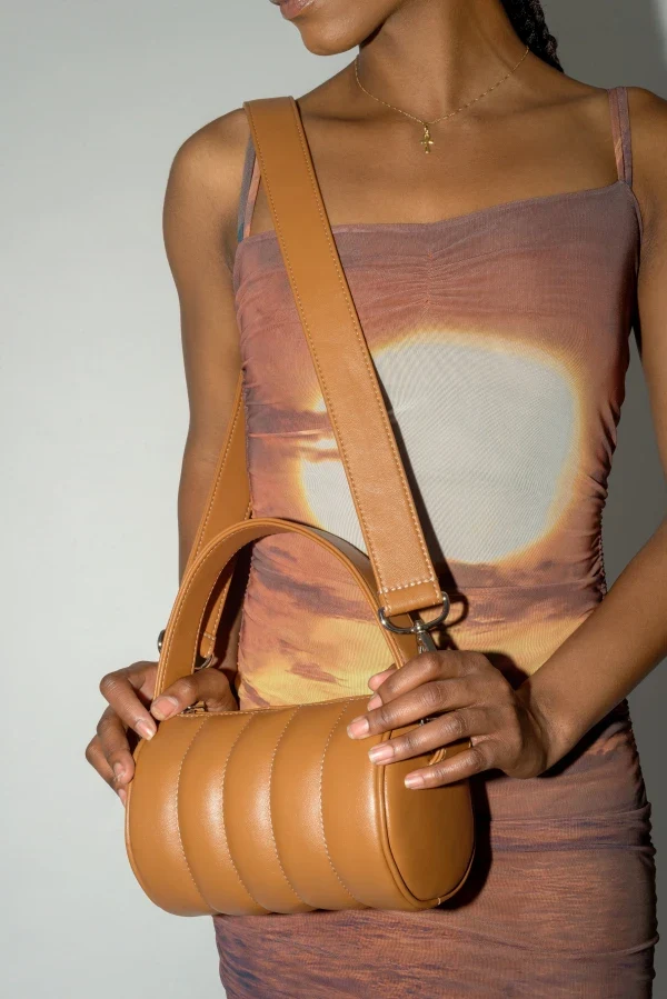 Sac Duffle Mini Matelassé en cuir vegan Camel