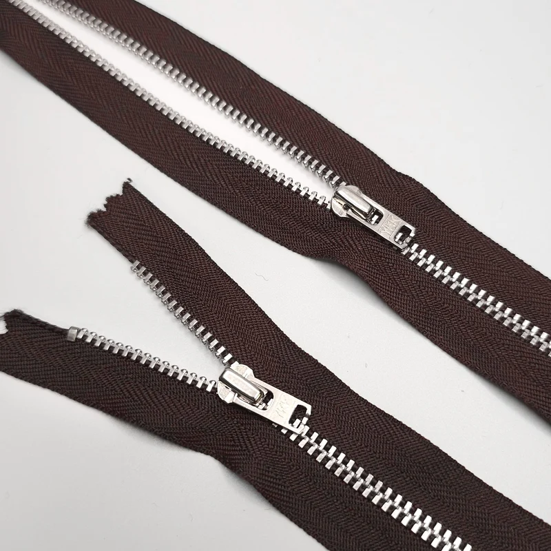 YKK Fermeture éclair à extrémité fermée | Métal | #5 | 8'' - 20 cm | Brun