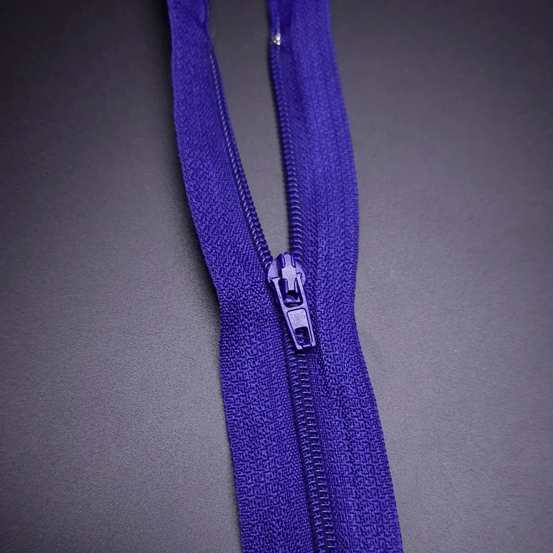 Fermeture Éclair Spirale à Bout Fermé #3 | 15" / 38 cm