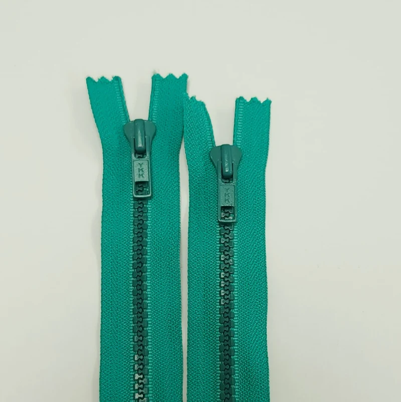 YKK | Fermeture Éclair en Plastique | Bout Fermé | #5 | 6.5" / 16.5 cm