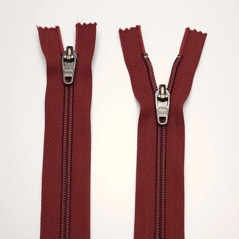 YKK | Fermeture Éclair Spirale à Bout Fermé | #4.5 | 6.5" / 16.5 cm | Bourgogne