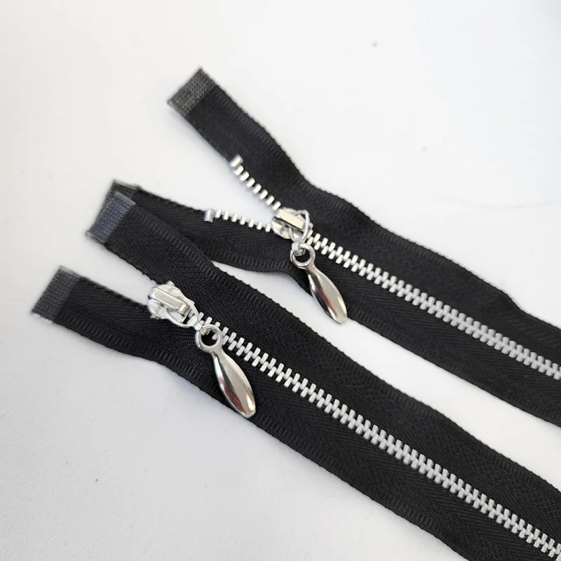 Fermeture éclair séparable | Métal | 21" / 53 cm | Noir